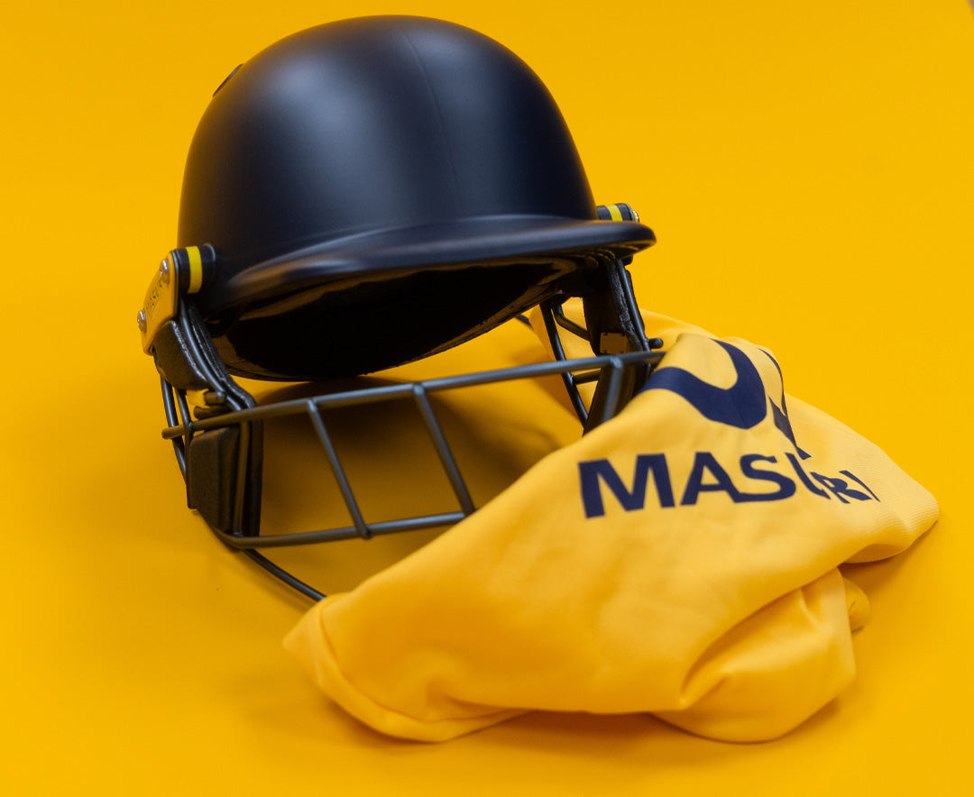 Masuri T Line Plus Titanium Grille Cricket Helmet (With Neck Guard) - Senior Green