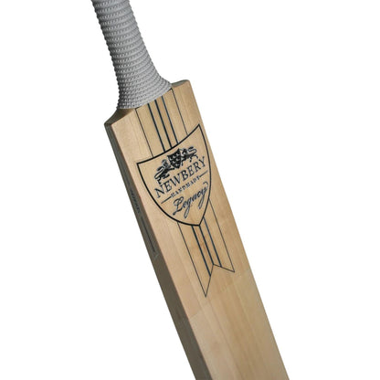 Newbery Legacy Pro Cricket Bat - Senior