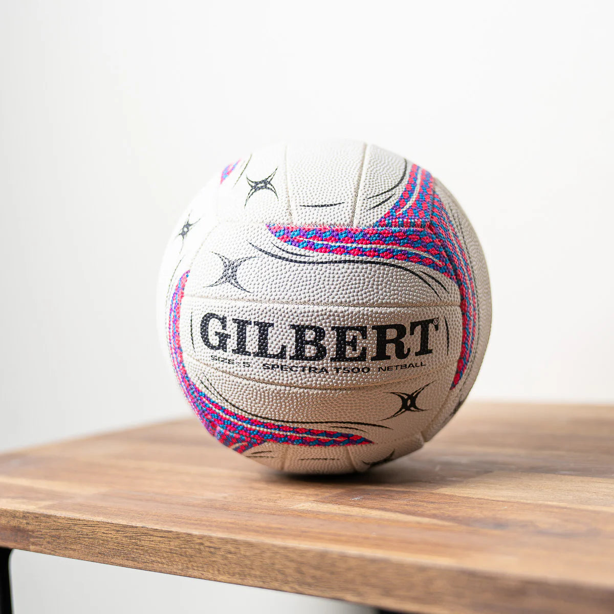 Gilbert Spectra T500 White Netball - Size 4