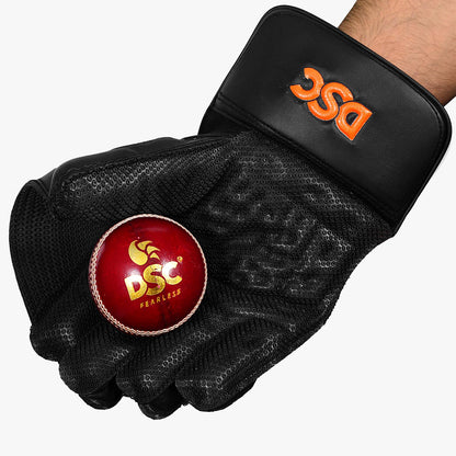 DSC Krunch BULL 31 Wicket Keeping Gloves - Adult