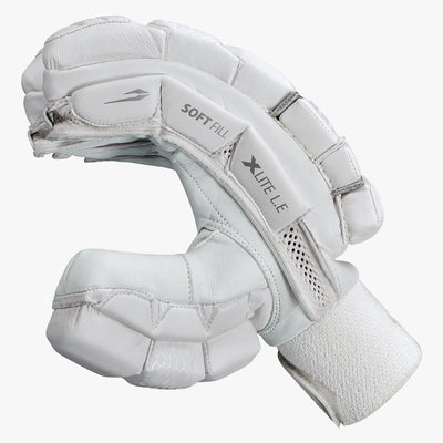 DSC Xlite L.E Cricket Batting Gloves - Adult