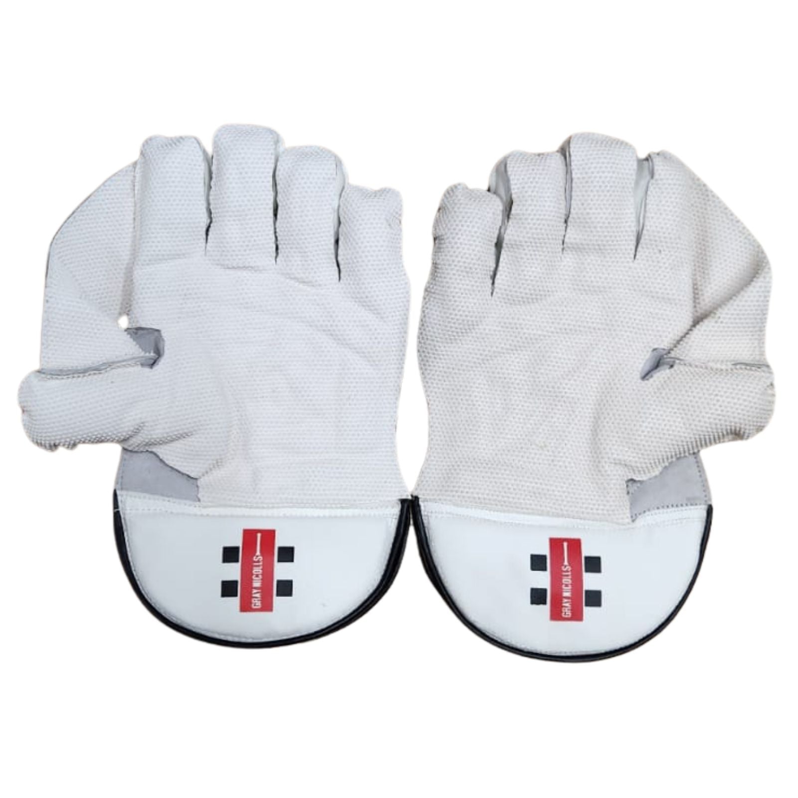 Gray Nicolls 600 Keeping Gloves - Senior Clearance
