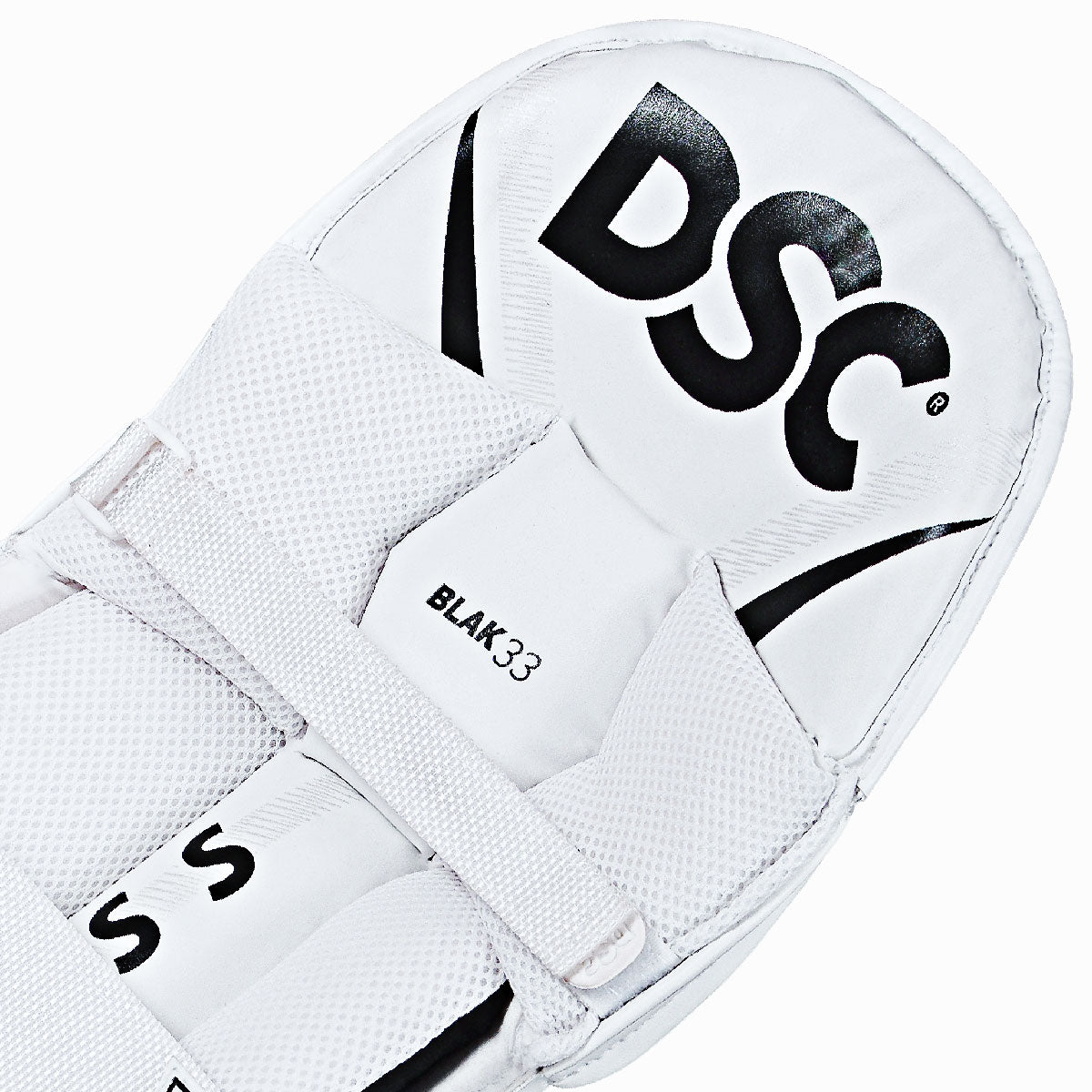 DSC Blak 33 Batting Leg Guard - Youth