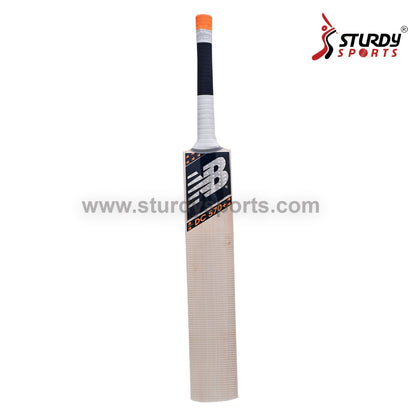 New Balance NB DC 570 + Cricket Bat - Size 4